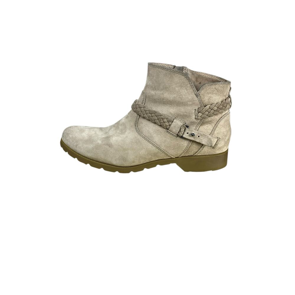 Teva Delvina Cream Suede Waterproof Ankle Boots Buckle Size 9.5 Rustic Rugged